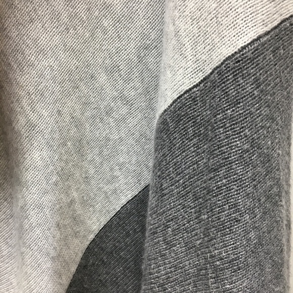 Asymmetrical Hem Color Block Cardigan Sweater - Picture 7 of 7